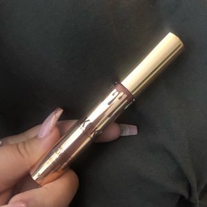 Kylie Cosmetics Makeup - Kylie Jenner matter lipstick Kylie Cosmetics Makeup - Kylie Jenner matter lipstick